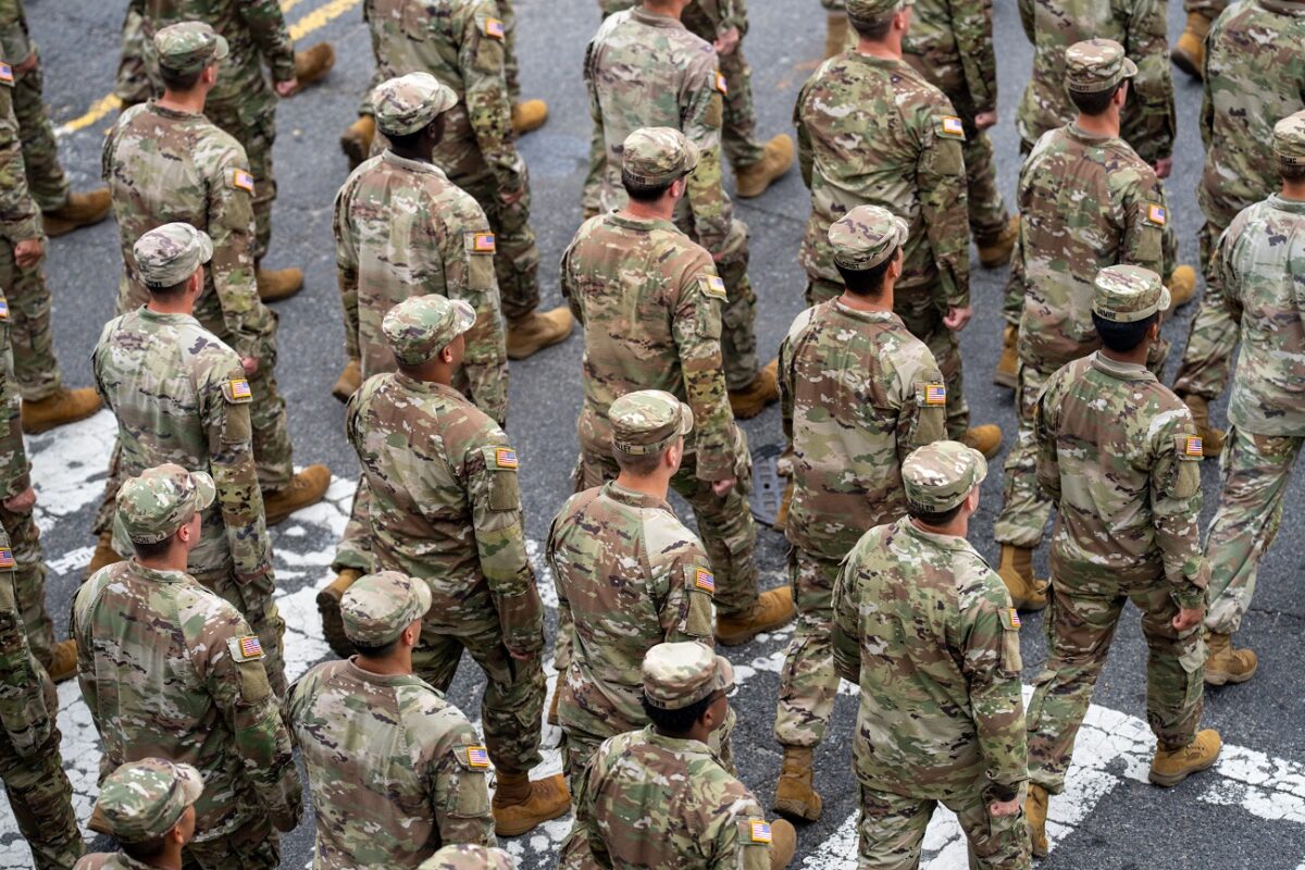 Irán már nem válogat az eszközök között – megtámadták az USA bázisát