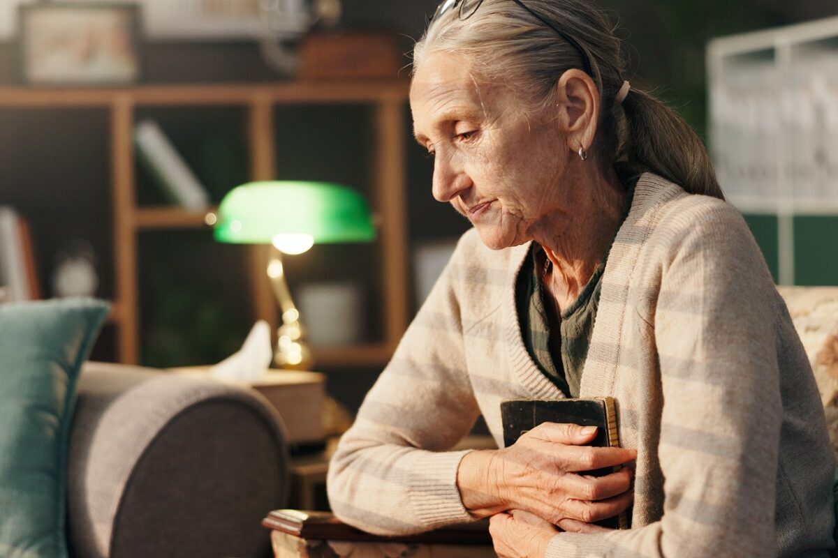 Így igényelhető az özvegyi nyugdíj munkavégzés mellett 2026-ban