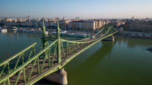 Megint kettészakad az ország időjárása – ez vár ránk a hétvégén