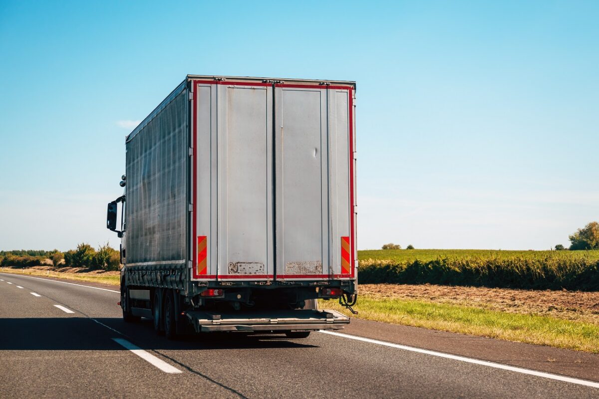 Megtörtént a vádemelés egy különösen veszélyes kamionos ellen