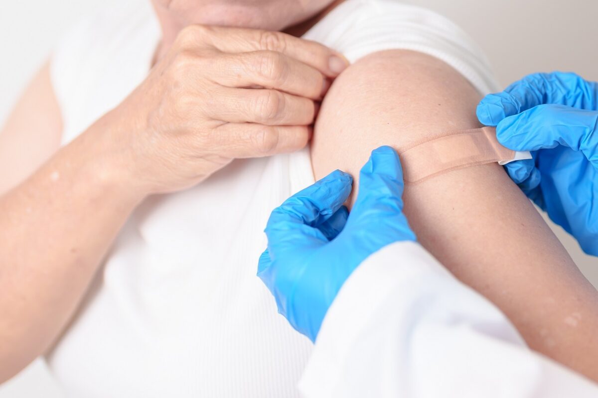 Újabb érv az oltás mellett, drámaian csökkent a halálozás