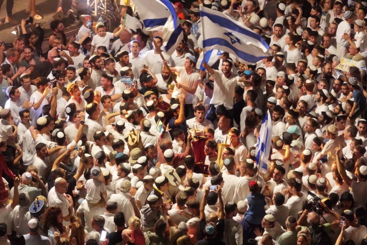 Irán megindította a rakétákat Izrael felé – rendkívüli a készültség