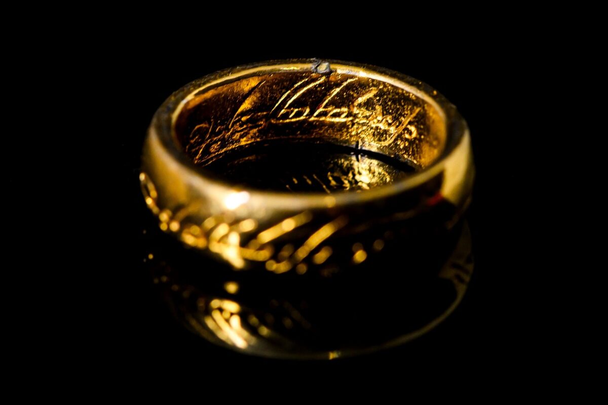 Hatalmas üzenetet kaptak A Gyűrűk Ura rajongói – új film készül