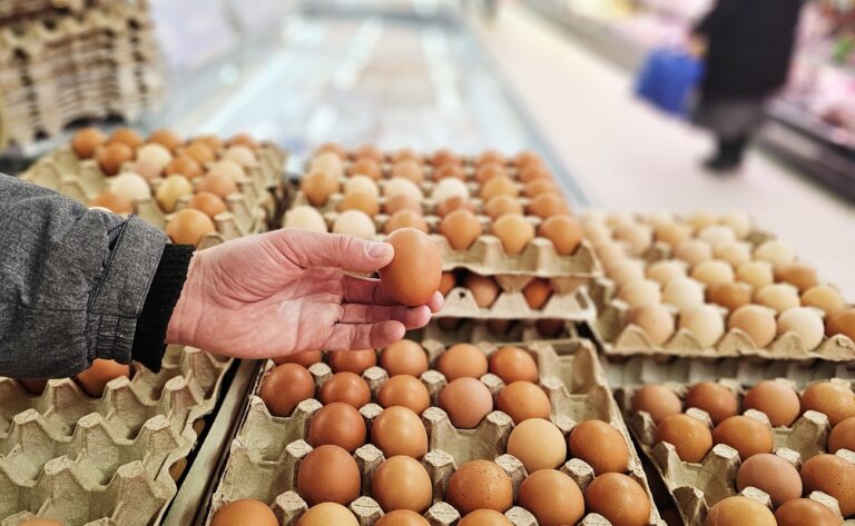 Megindulhatnak a tojásárak húsvétkor – ennyivel drágulhat a magyarok kedvence