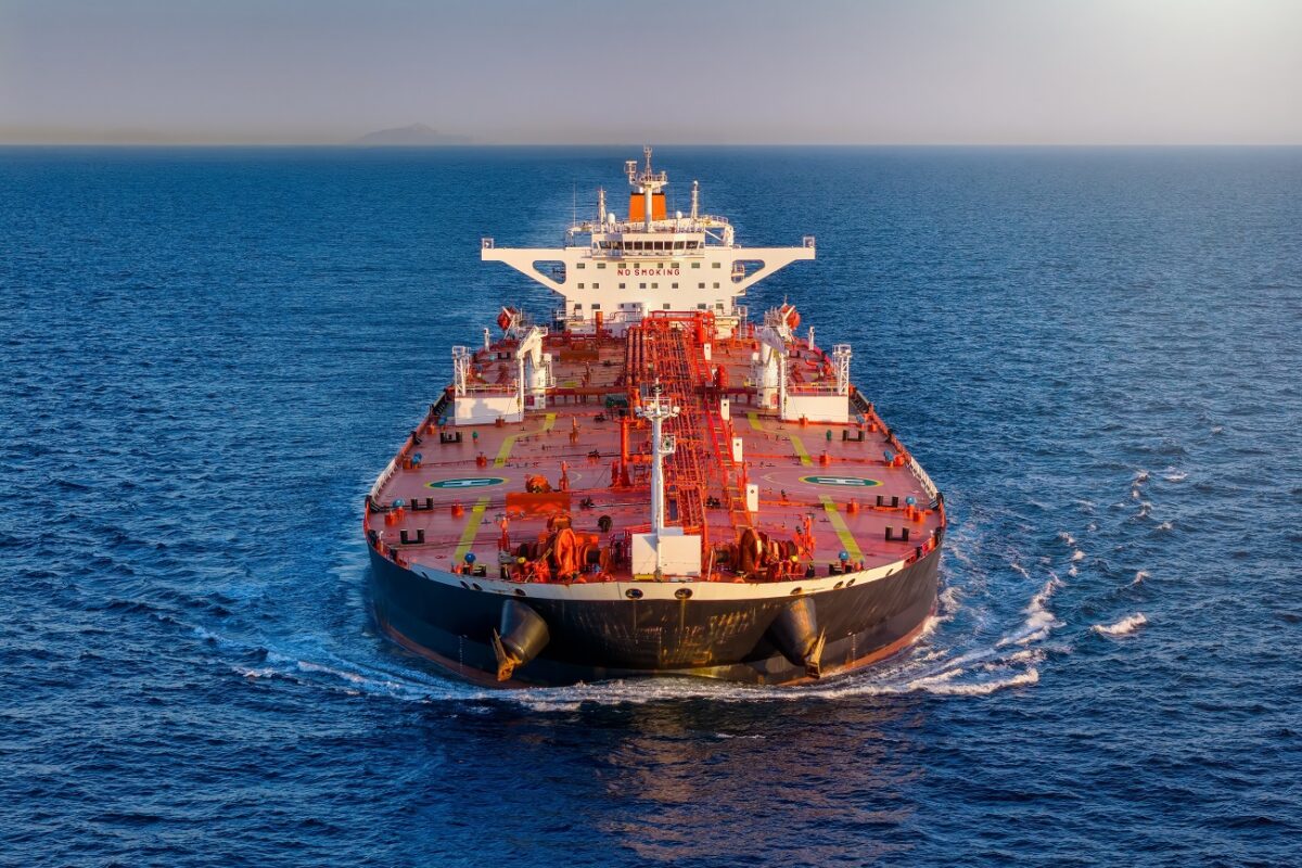 Duplájára nőhet az olaj ára, ha az USA belép Iránba