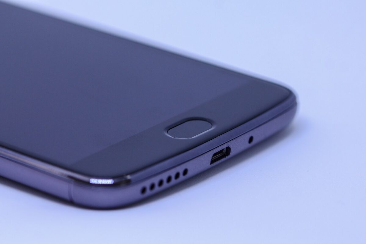 Ezt nézd meg azonnal, ha nem tölt a mobilod