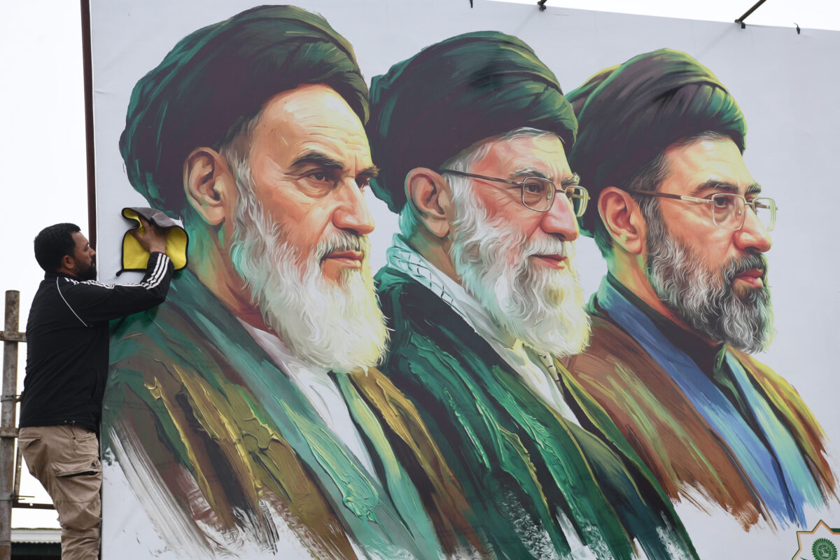 Kiszivárogtatták, milyen állapotban van Irán új vezetője – az arca sem lesz a régi