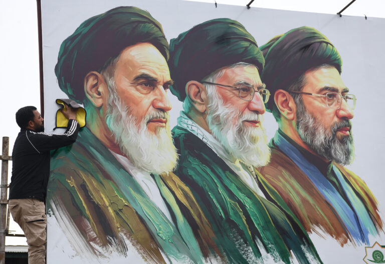 Kiszivárogtatták, milyen állapotban van Irán új vezetője – az arca sem lesz a régi