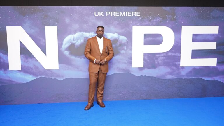 Ez a különös sci-fi most meghódította a világot online