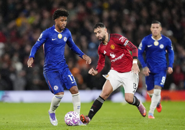 Hoppon maradhat a Chelsea a Manchester United nagy dobása miatt