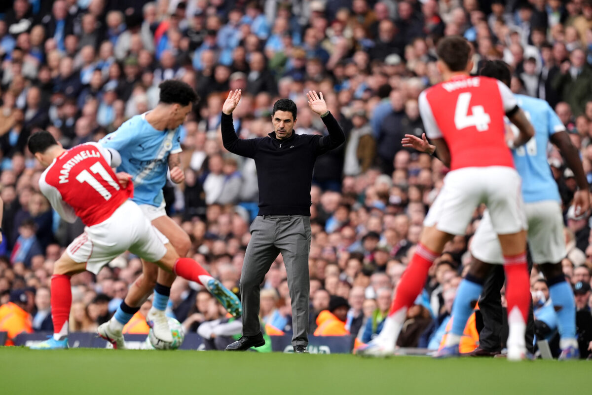 Egy lépésre a kudarctól az Arsenal, kirúghatják Artetát