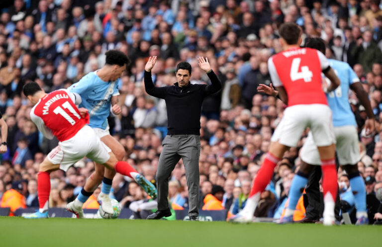 Egy lépésre a kudarctól az Arsenal, kirúghatják Artetát