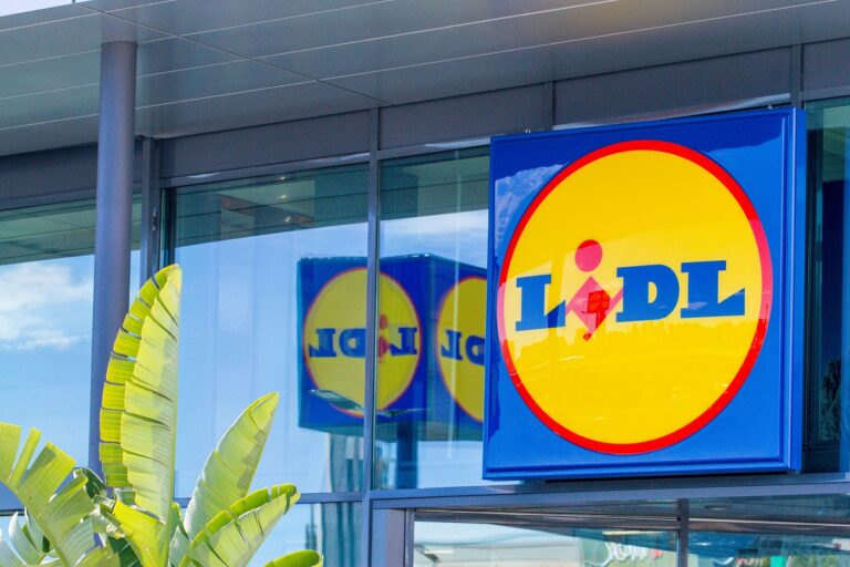 Látványos béremelés a Lidl-nél – ennyit kereshetnek most a dolgozók