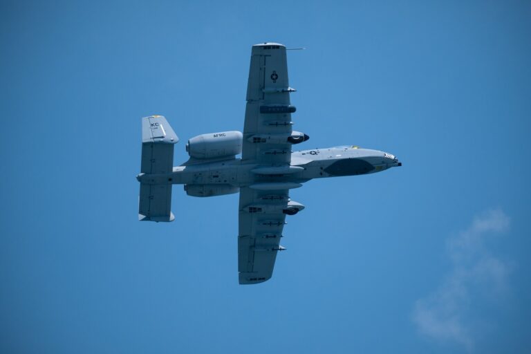 Rendkívüli a helyzet Iránban – újabb amerikai gépeket lőttek ki