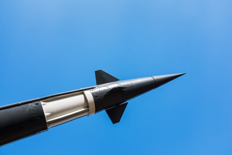 Példátlan támadást indított Irán Izrael ellen – rakétazáport zúdítottak rájuk