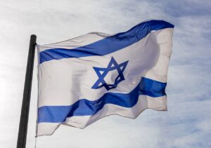 Irán nem ismer határokat – kilőtték a rakétákat Izraelre