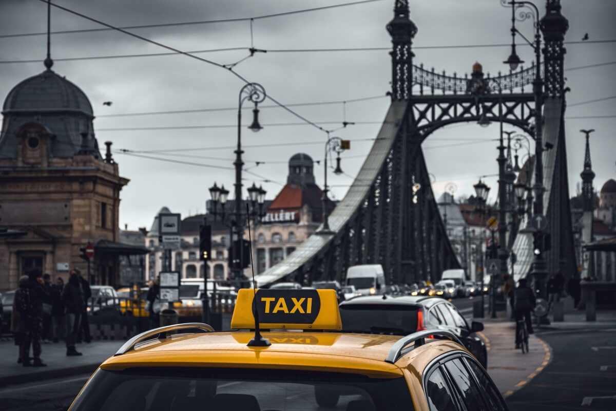 Ingyenes parkolás jön, de sokakat érhet meglepetés Budapesten