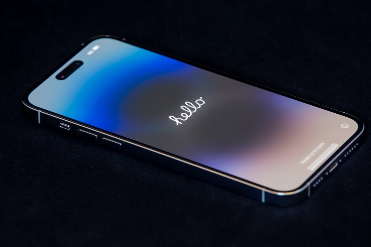 Így aktiválható az iPhone rejtett, energiatakarékos sötét módja