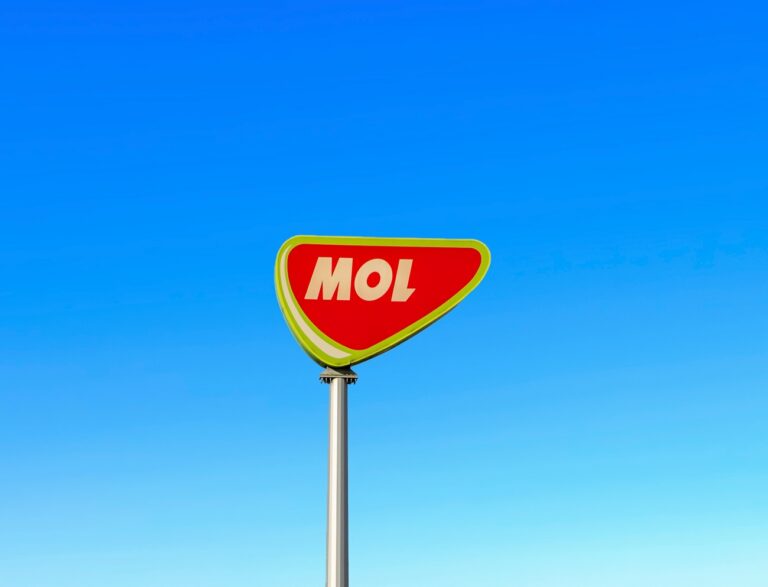 Itt a MOL rendkívüli bejelentése a magyarországi olajszállításról