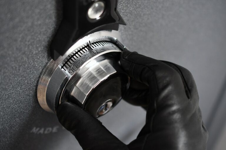 Hatalmas hajtóvadászat indult több bankrabló után – példátlan rablás történt Olaszországban