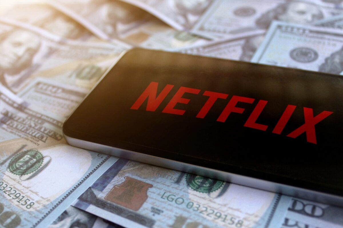 Megállíthatatlan volt, most mégis bajba kerülhet a Netflix sci-fi sikere