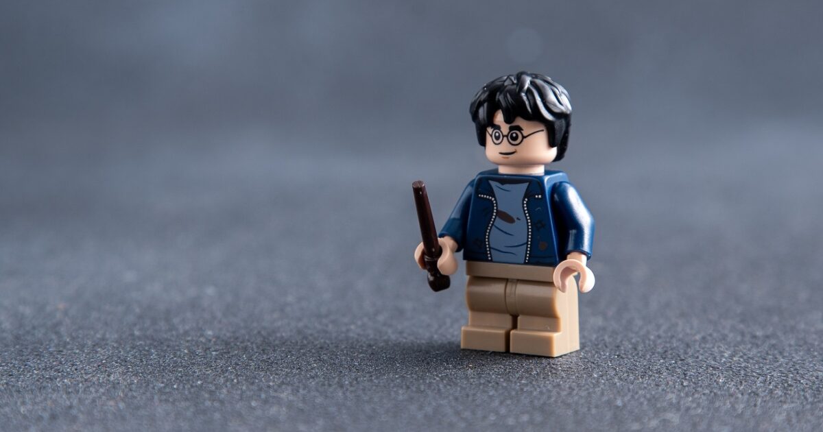 36 ezer toll és a „hétköznapi” kiválasztott: Belestünk az új Harry Potter-sorozat kulisszái mögé