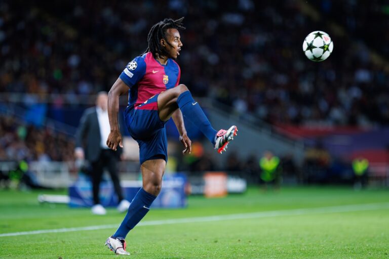 80 millió euróért csábítanák el a Barcelona sztárját