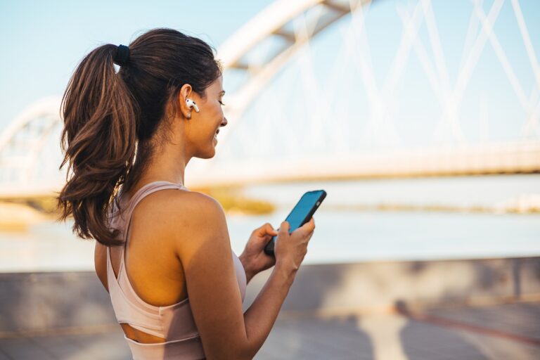 A leggyakoribb tisztítási hibák, amik tönkretehetik a fülhallgatót