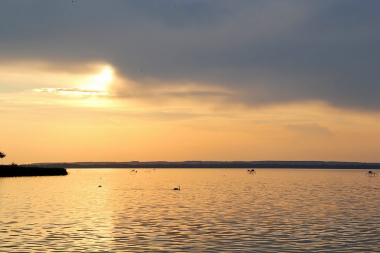 Meglepő, mennyire hideg még a Balaton vize
