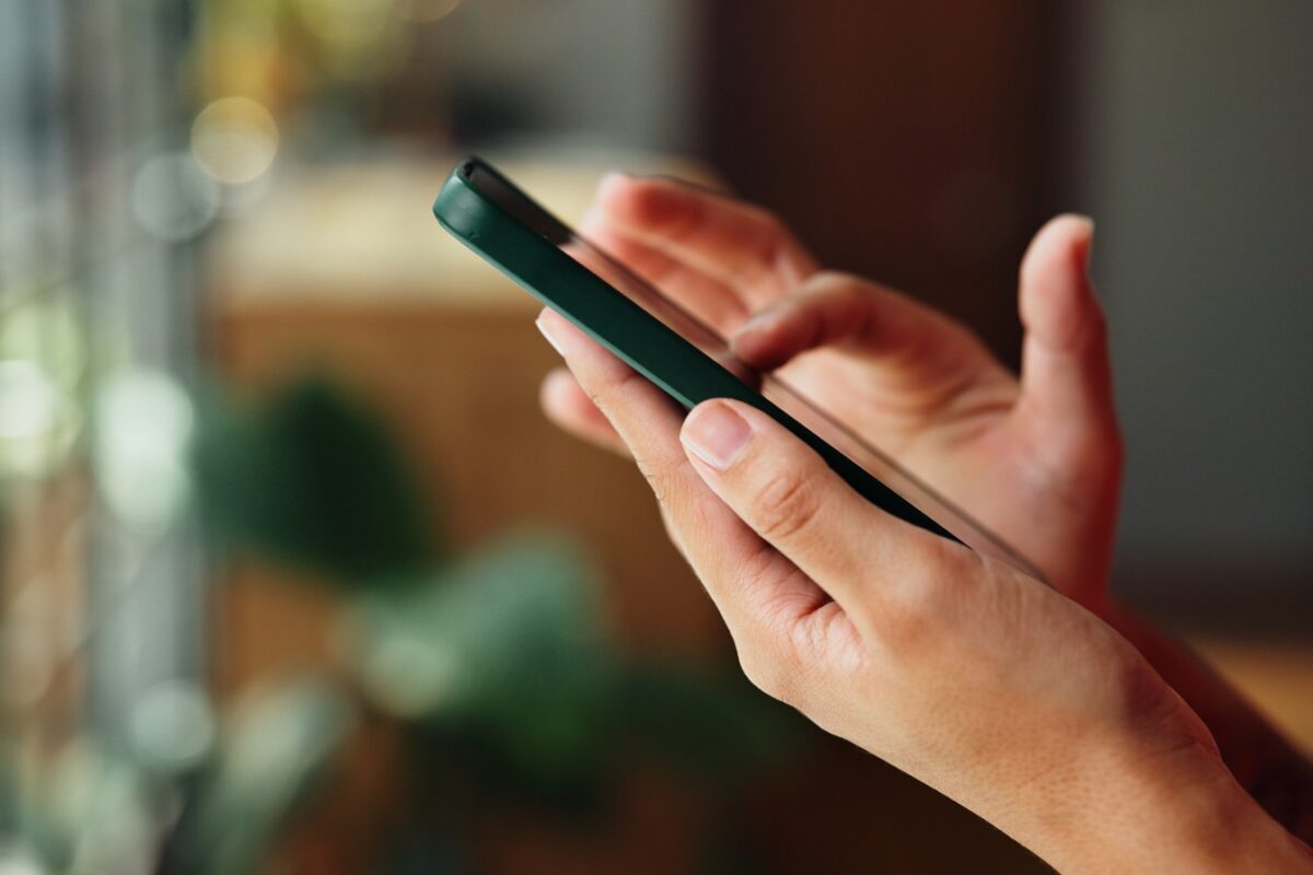 Így vernek át a mobilfizetéssel – komoly figyelmeztetés érkezett