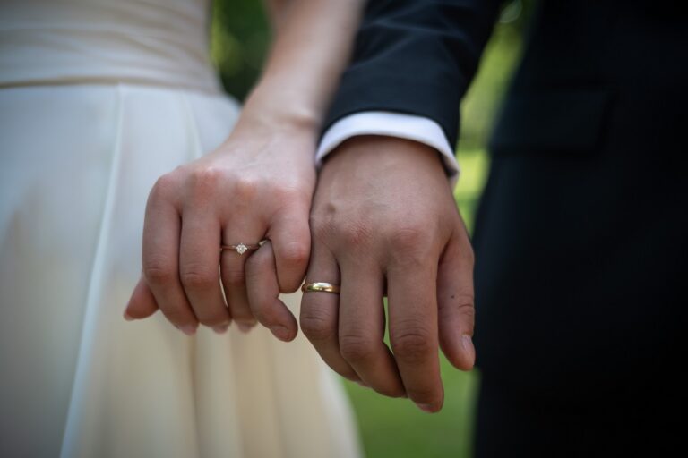 Amit ez a megőrült sógornő tett az oltár előtt, arra senki sem számított