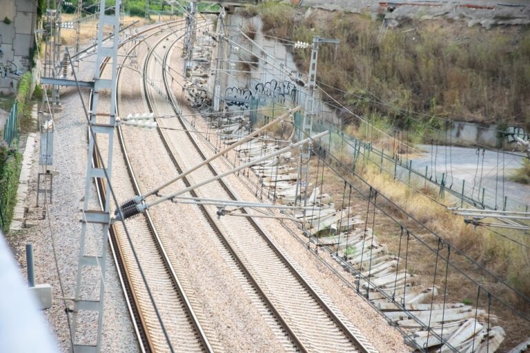 Súlyos vonatbaleset történt a Budapest-Győr szakaszon – azonnali bejelentés érkezett