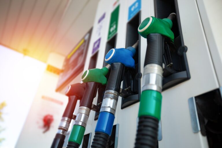 Példátlan haláleset történt a benzinkúton – egy kamionos az áldozat