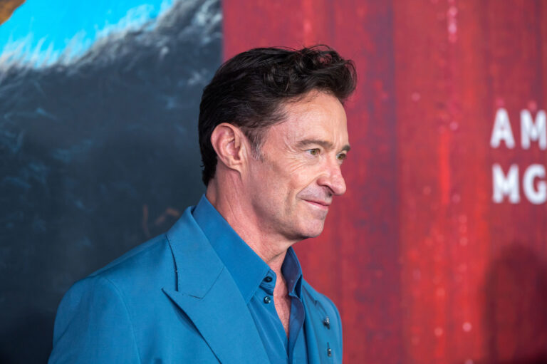 Hugh Jackman főszereplésével érkezik a sötét Robin Hood