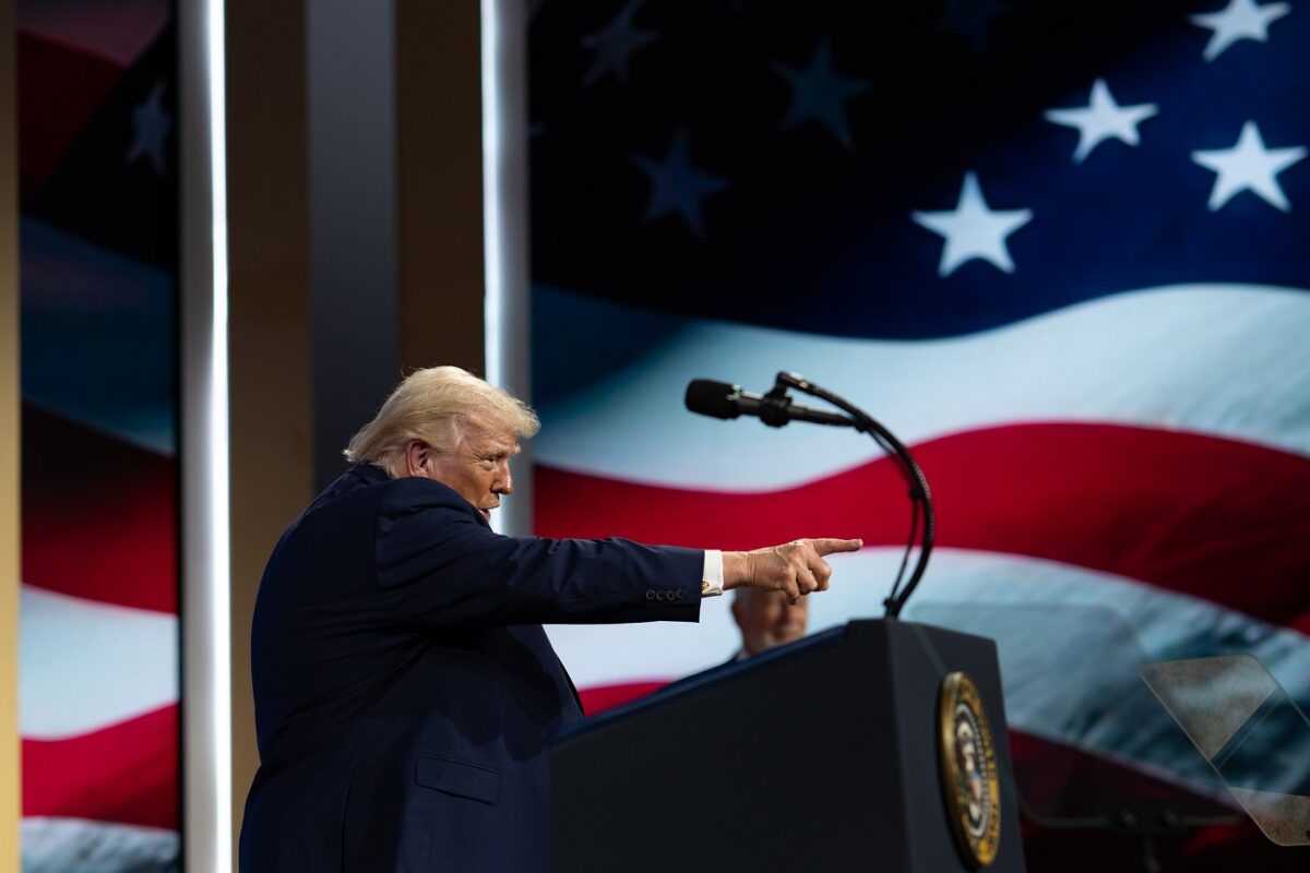 Donald Trump kiadta a rendkívüli parancsot – 15 ezer amerikai katonát mozgósítanak