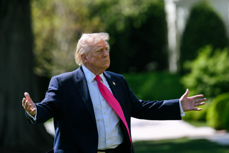 Donald Trump egy pillanatra sem áll le – újabb azonnali bejelentést tett