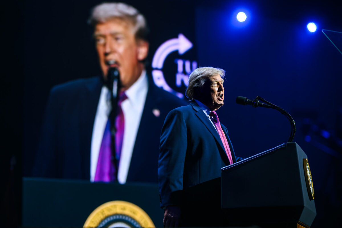 Az USA hatalmas erővel csaphat le Iránra – megszólalt a volt amerikai parancsnok