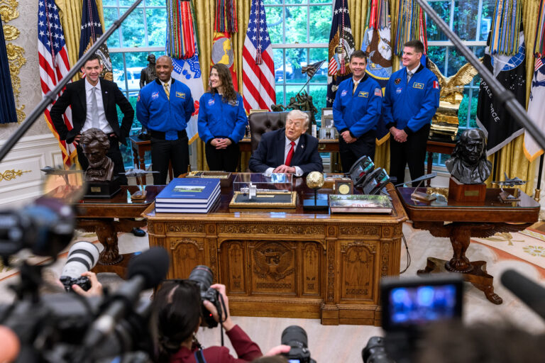Itt vannak a titkos UFO-akták, amikről Donald Trump beszélt