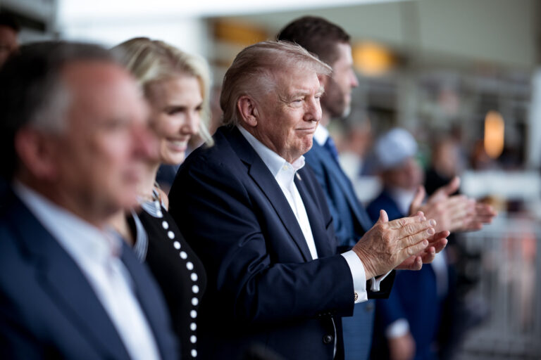 Példátlan és történelmi támadásra készülhet az USA – a célpont is megvan