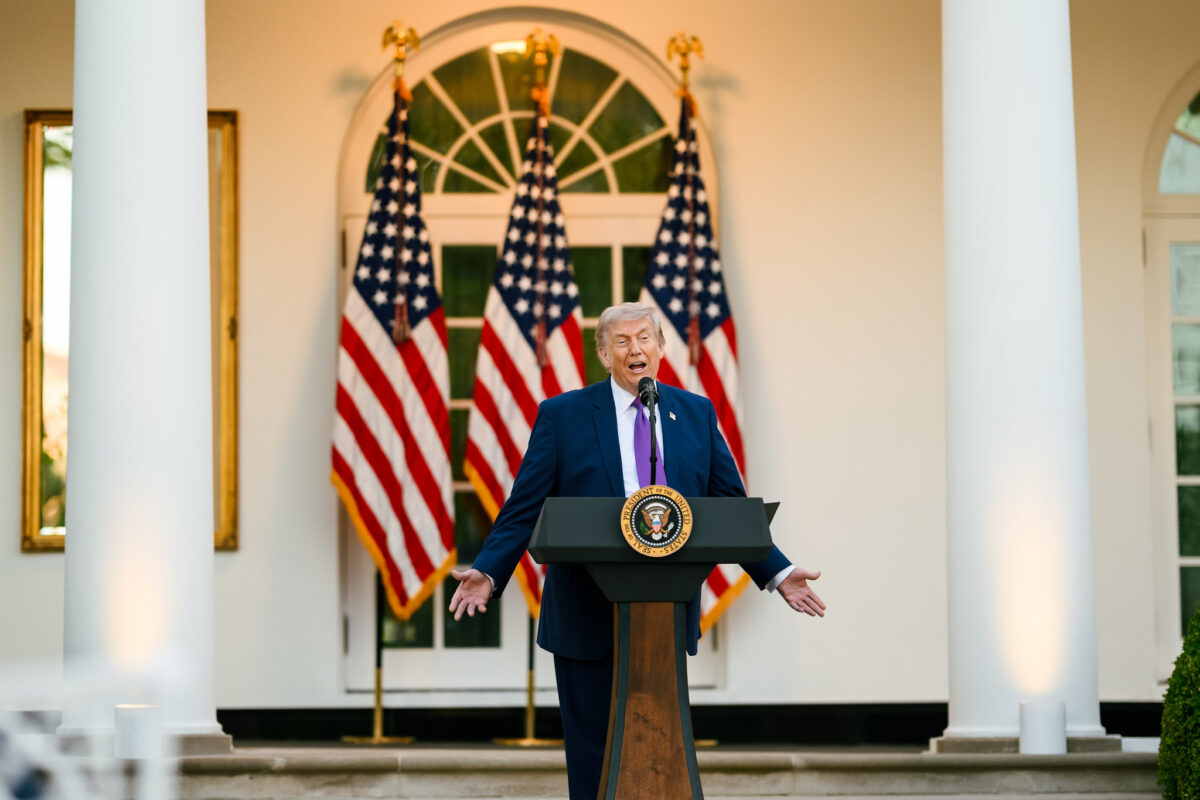 Rendkívüli ülést hívott össze Donald Trump – hatalmas csapást indíthat az USA