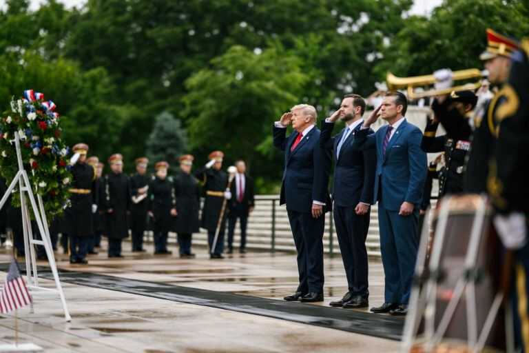 Donald Trump-nak nagyon elege van – kész kiadni a tűzparancsot Irán ellen
