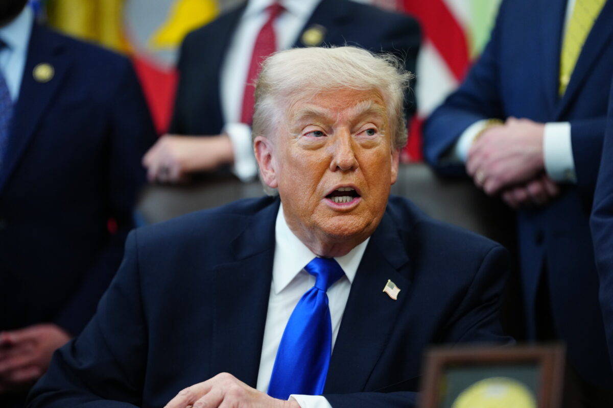 Trump kiállt a Fehér Ház elé, és azonnali tájékoztatást adott Iránról