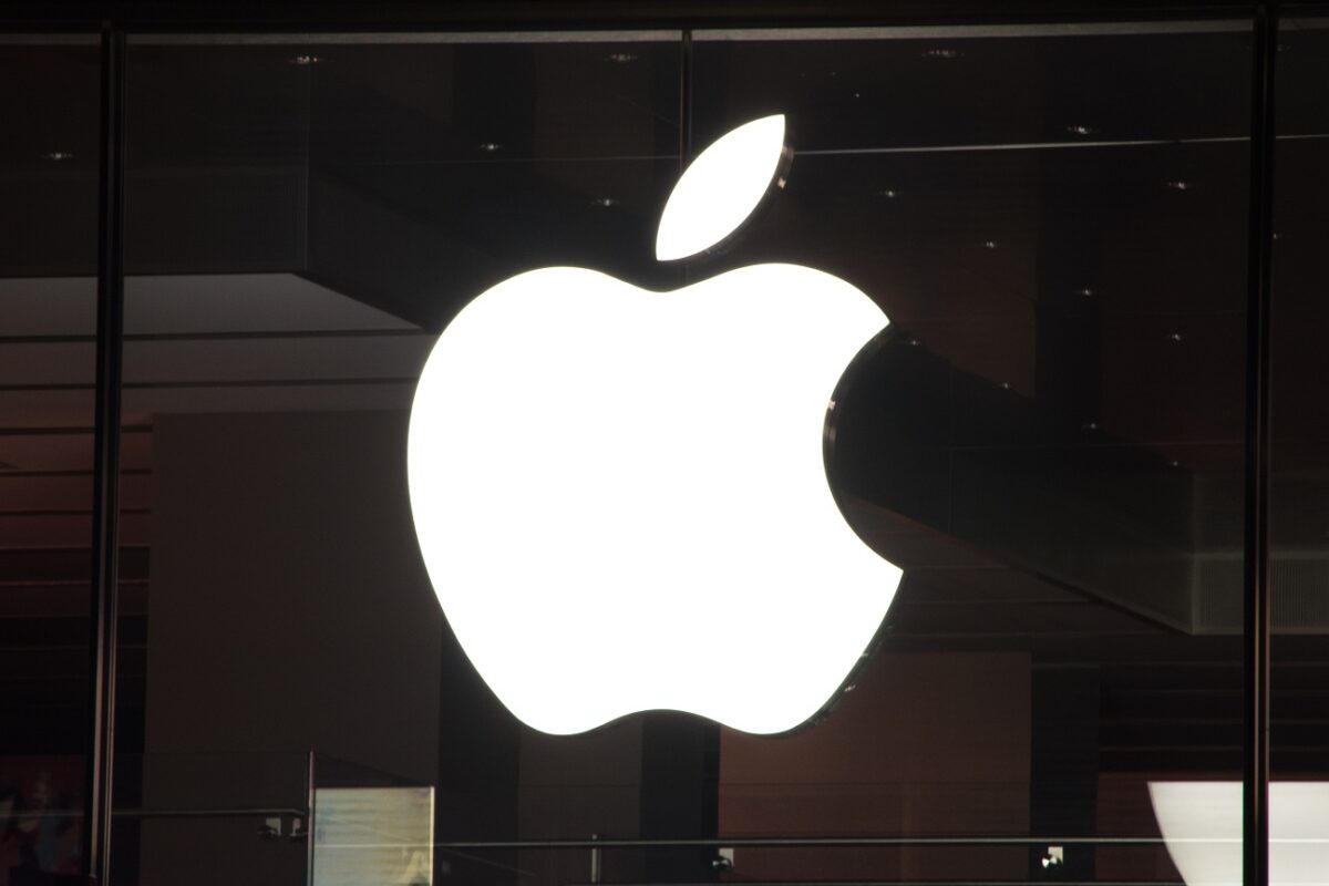 Jöhet az első hajlítható iPhone – ennyibe kerülhet