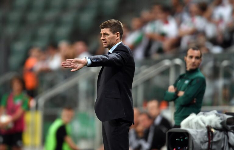 Steven Gerrard szerint időszerű volt Arne Slot kirúgása a Liverpooltól