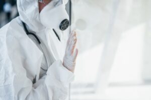 Elszabadult a tömeg – felgyújtották a kórházi sátrakat az ebolajárvány gócpontján Kongóban