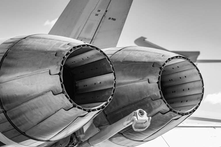Több száz vadászgép, helikopter és drón jelent meg Irán közelében