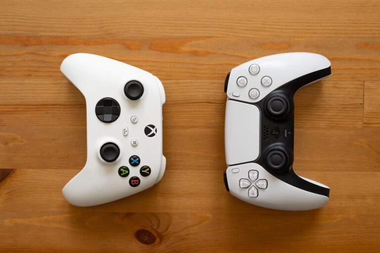 Ezekben múlja felül a PlayStation 5 az Xbox Series X-et