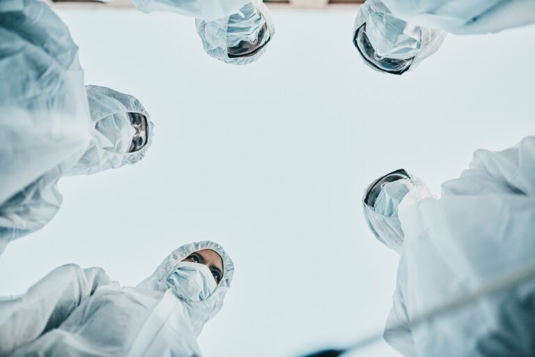 Már kaotikus állapotok uralkodnak a kórházakban az ebola terjedése miatt Kongóban