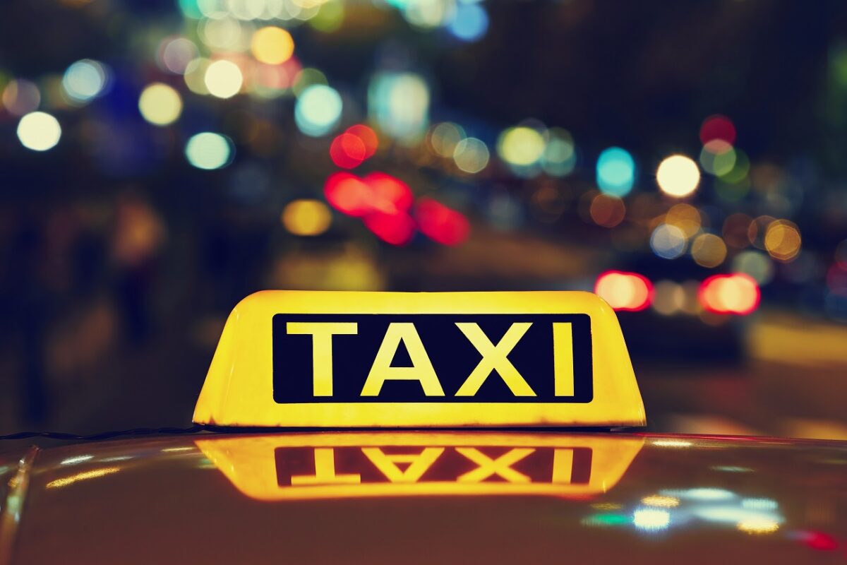 Ennyibe kerülhet a taxizás Budapesten – komoly drágulás jöhet