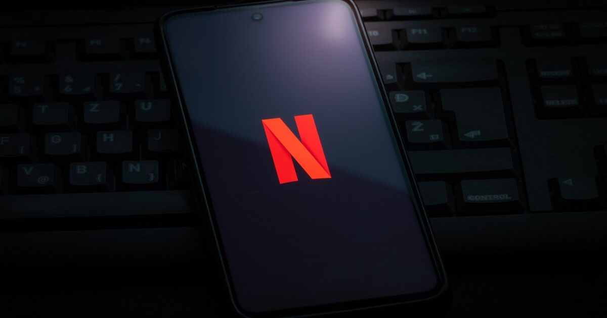 Új sci-fi érkezik Netflixre, nem akárki a rendező
